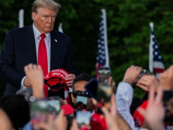 Trump Rally in the Bronx A Historic and Controversial Campaign Move