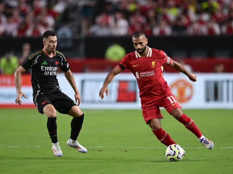 Record Soccer Crowd Sees Liverpool Beat Arsenal 2-1 at The Linc